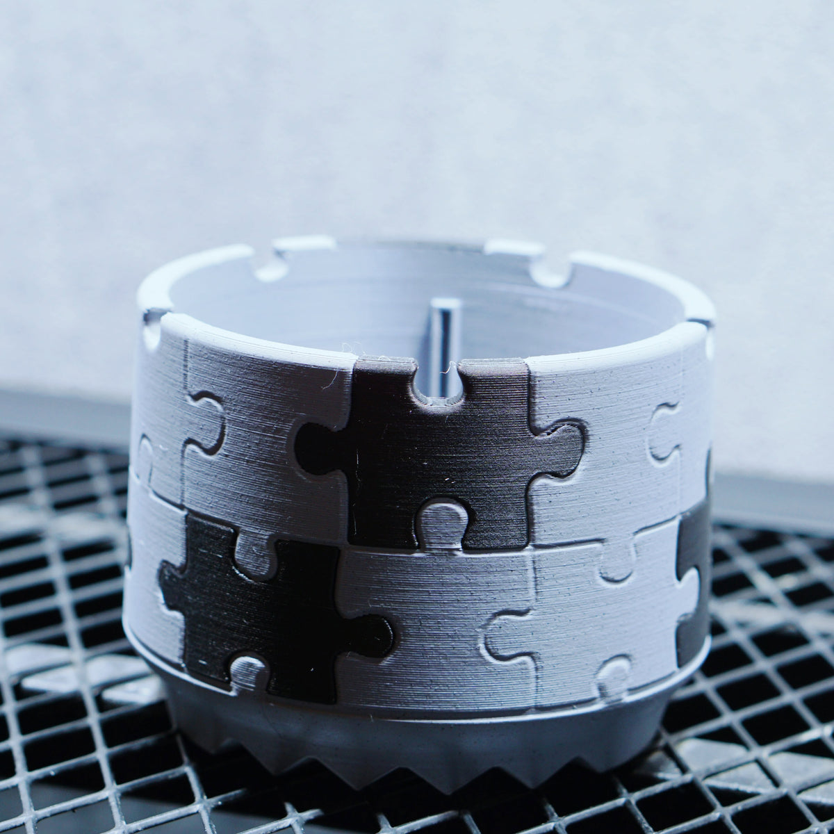 POT PUZZLE GREY LIMITED SIZE S 3.5号サイズ 3Dプリント植木鉢 マットブラック × アーバングレー 商品画像2｜SOCIAL PLANT WORKS