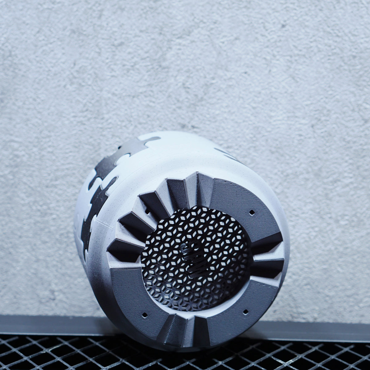 POT PUZZLE GREY LIMITED SIZE S 3.5号サイズ 3Dプリント植木鉢 マットブラック × アーバングレー 商品画像4｜SOCIAL PLANT WORKS
