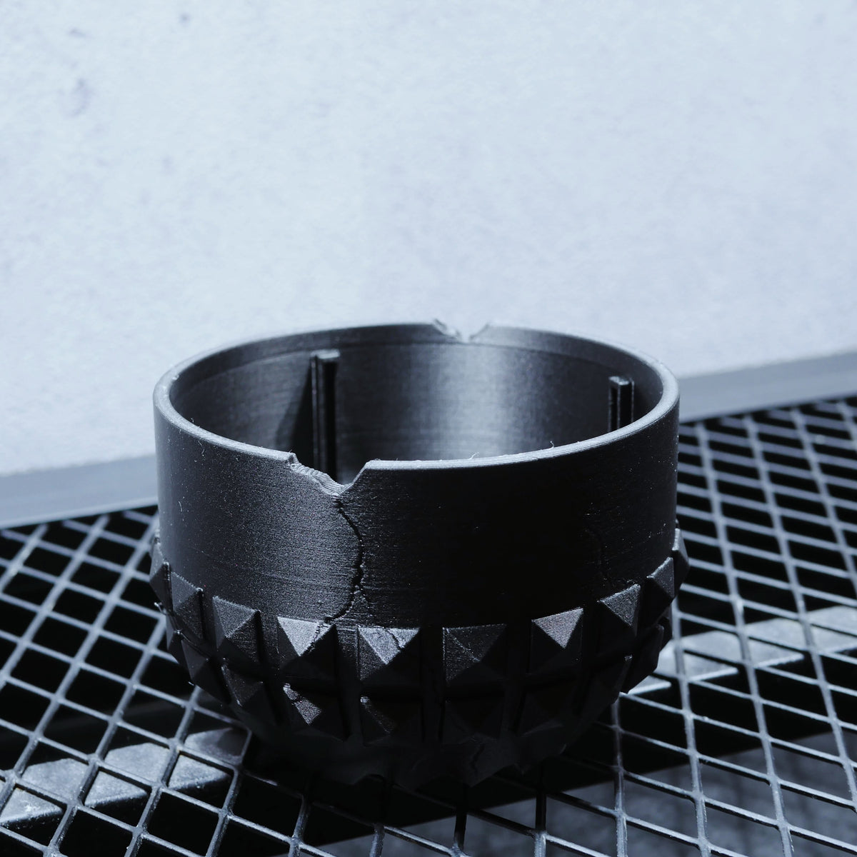 POT BROKEN STUD SIZE S 3.5号サイズ 3Dプリント植木鉢 マットブラック 商品画像12｜SOCIAL PLANT WORKS