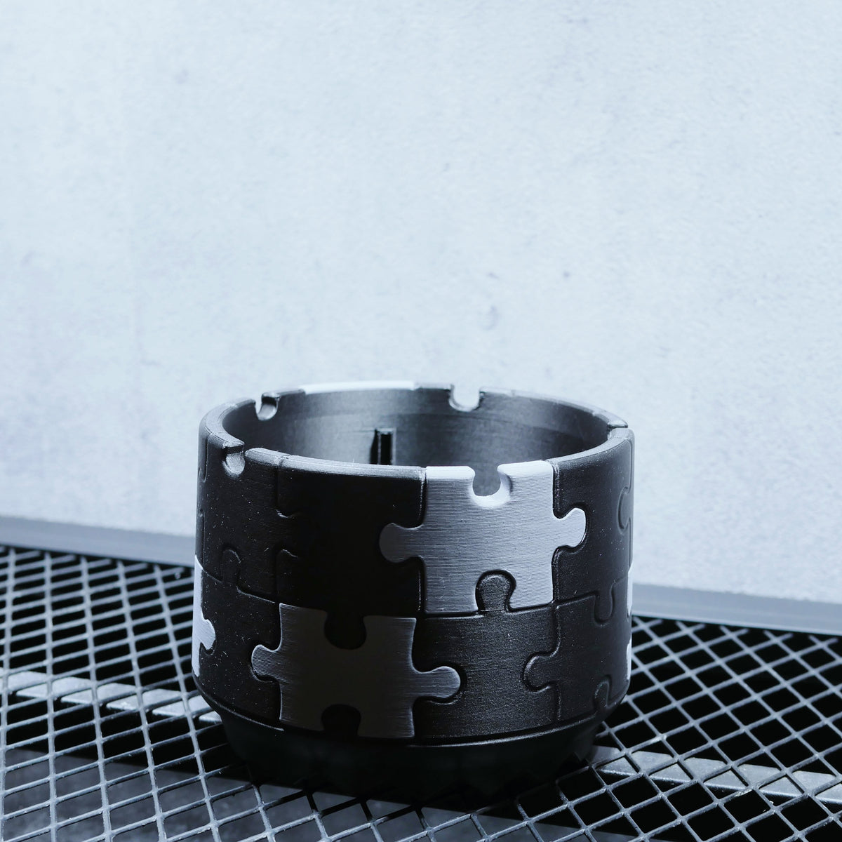 POT PUZZLE LIMITED SIZE M 4.5号サイズ 3Dプリント植木鉢 マットブラック × アーバングレー 商品画像7｜SOCIAL PLANT WORKS