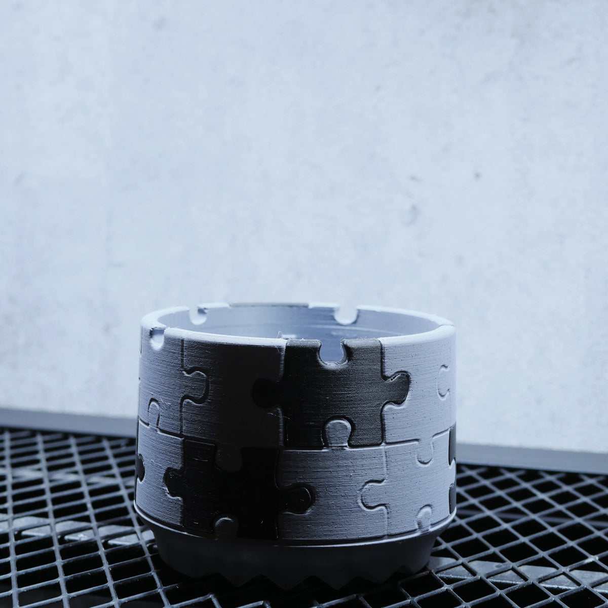 POT PUZZLE GREY LIMITED SIZE S 3.5号サイズ 3Dプリント植木鉢 マットブラック × アーバングレー 商品画像8｜SOCIAL PLANT WORKS