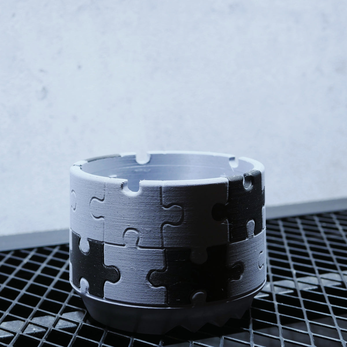 POT PUZZLE GREY LIMITED SIZE S 3.5号サイズ 3Dプリント植木鉢 マットブラック × アーバングレー 商品画像7｜SOCIAL PLANT WORKS