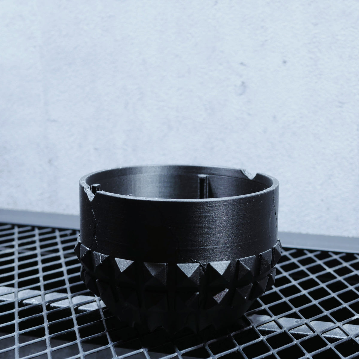 POT BROKEN STUD SIZE S 3.5号サイズ 3Dプリント植木鉢 マットブラック 商品画像11｜SOCIAL PLANT WORKS