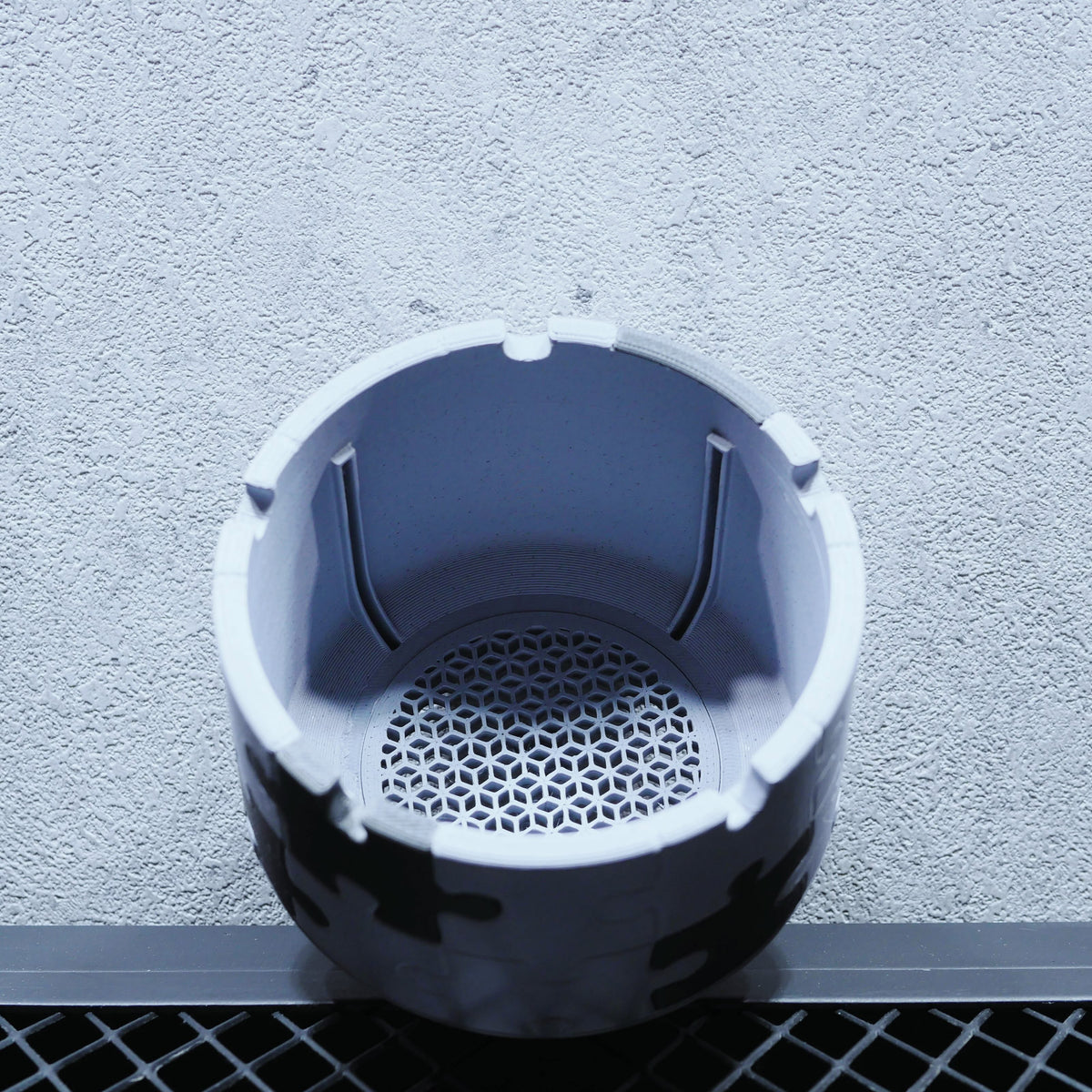POT PUZZLE GREY LIMITED SIZE S 3.5号サイズ 3Dプリント植木鉢 マットブラック × アーバングレー 商品画像9｜SOCIAL PLANT WORKS